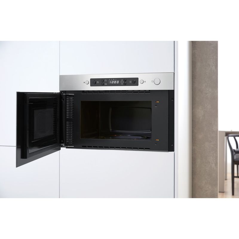 Whirlpool Microondas Encastre W7 MN840 Acero inoxidable Electrónico 22 MW + Función Grill 750 Lifestyle perspective open