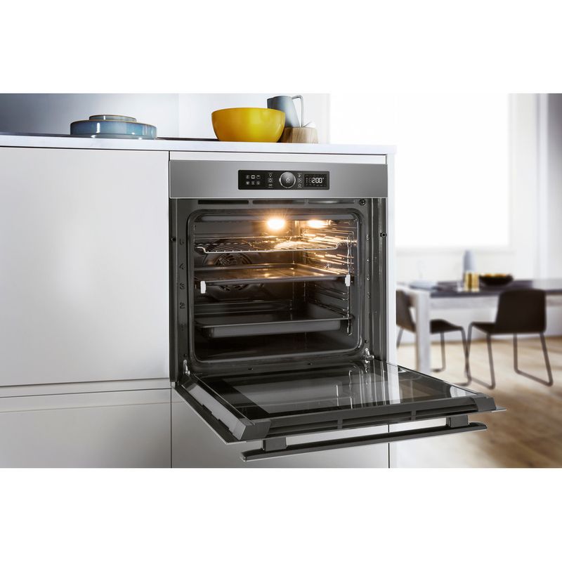 Whirlpool Horno Encastre AKZ9 6220 IX Eléctrico A + Lifestyle perspective open