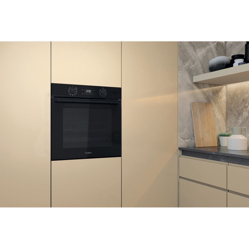 Whirlpool Horno Encastre OMK58HU1B Eléctrico A + Lifestyle perspective