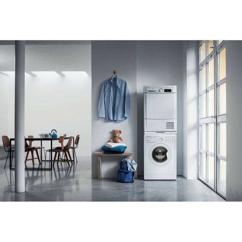 Indesit-Lavadora-Libre-instalacion-EWC-81483-W-EU-N-Blanco-Cargador-frontal-D-Lifestyle-people